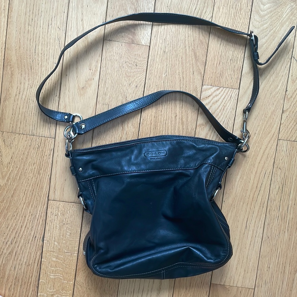 Authentic Coach crossbody leather bag. Black.